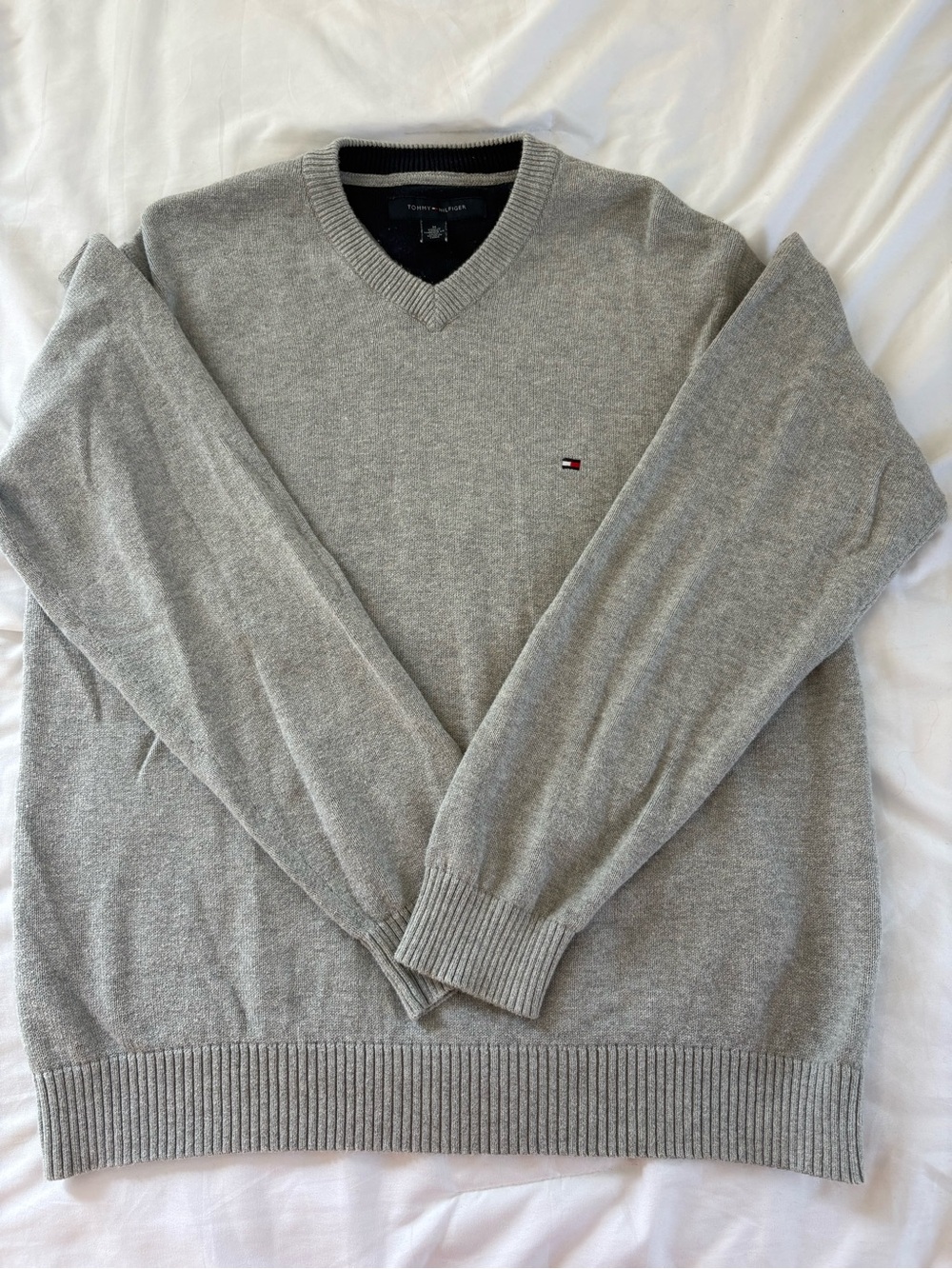 Tommy Hilfiger Men's V-Neck Sweater - Light Gray Size M